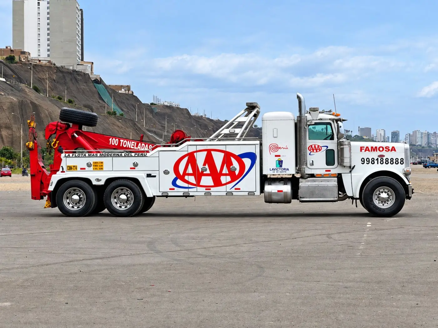 Peterbilt · Remolque pesado · Famosa Triple A