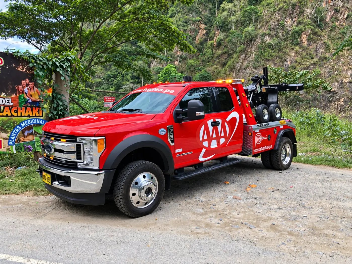 Ford F-450 · Rescate y arrastre · Famosa Triple A